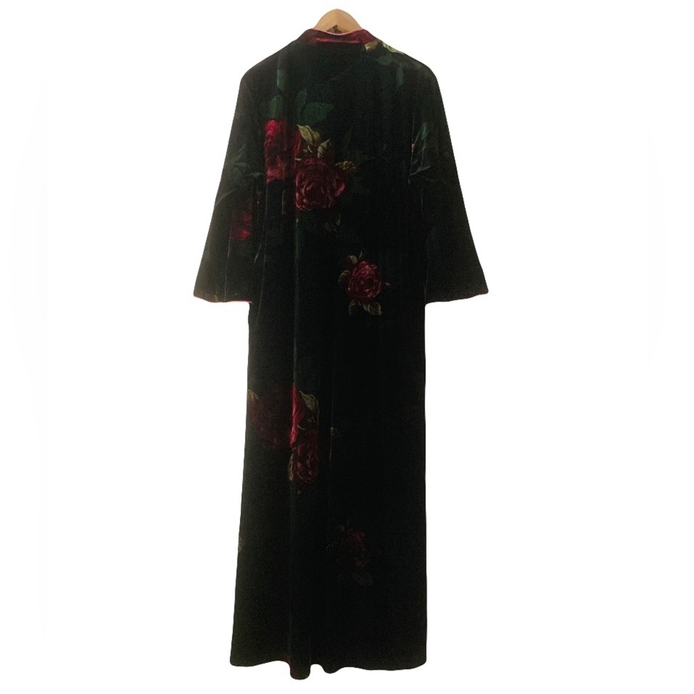 Oscar de la Renta Sleepwear Floral Velvet Robe - Black and Red - Picture 5 of 8